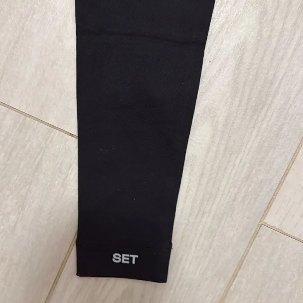 Set active xs NWT black legging - Picture 5 of 5